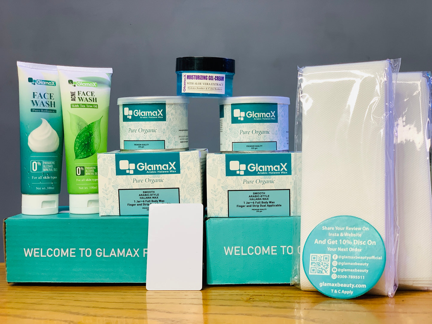2 Halawa Wax + 2 Strips Pack + 1 Moisturizing Gel + 1 Facewash + 1 Applicator